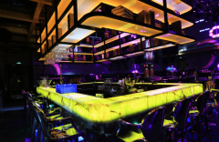 AI无人曲播平台可以或许为酒吧供给丰硕的现场表